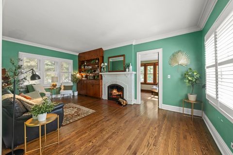 Tiny photo for 260 N Charlotte Street, Lombard, IL 60148 (MLS # 12406467)