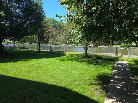 Tiny photo for 26418 N Willow Avenue, Mundelein, IL 60060 (MLS # 12679905)