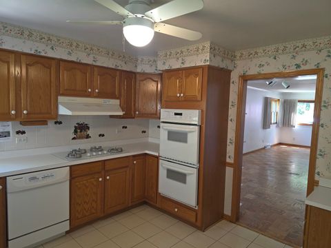 Tiny photo for 26418 N Willow Avenue, Mundelein, IL 60060 (MLS # 12679905)