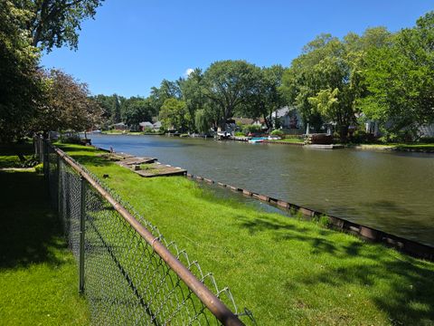 Tiny photo for 26418 N Willow Avenue, Mundelein, IL 60060 (MLS # 12679905)
