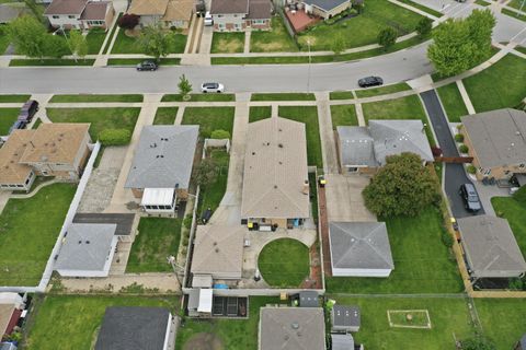 Tiny photo for 10352 Leslie Lane, Chicago Ridge, IL 60415 (MLS # 12638621)