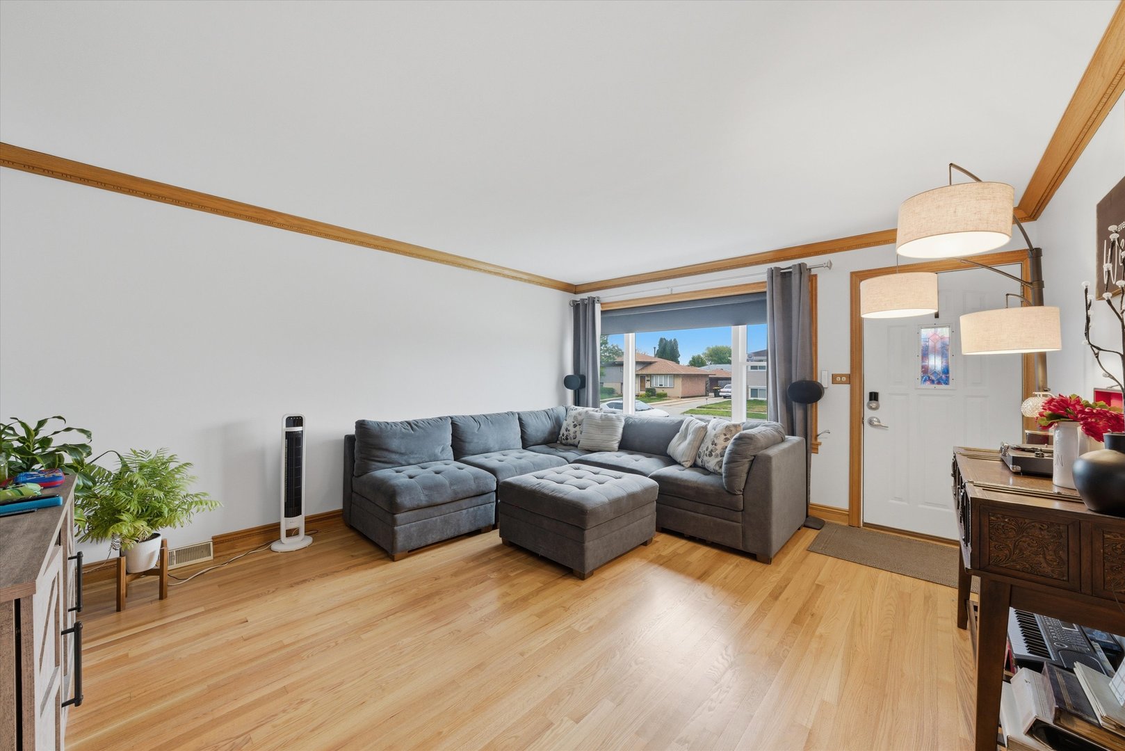 10352 Leslie Lane
