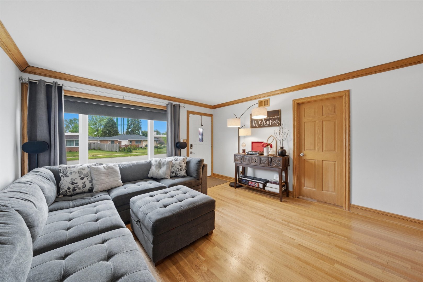 10352 Leslie Lane