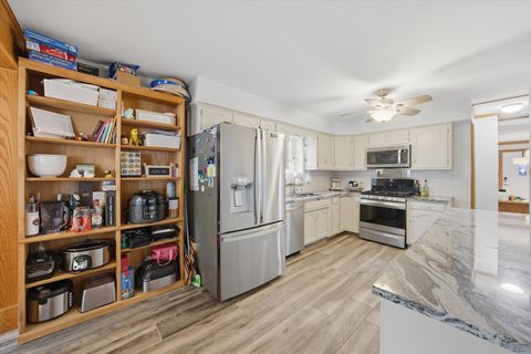 Tiny photo for 10352 Leslie Lane, Chicago Ridge, IL 60415 (MLS # 12638621)
