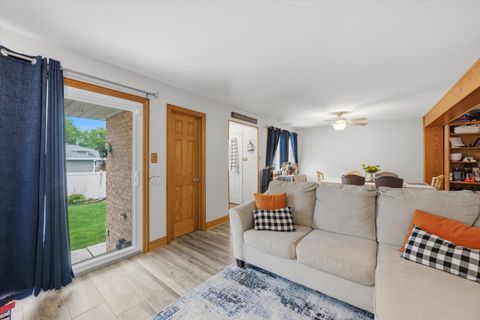 Tiny photo for 10352 Leslie Lane, Chicago Ridge, IL 60415 (MLS # 12638621)