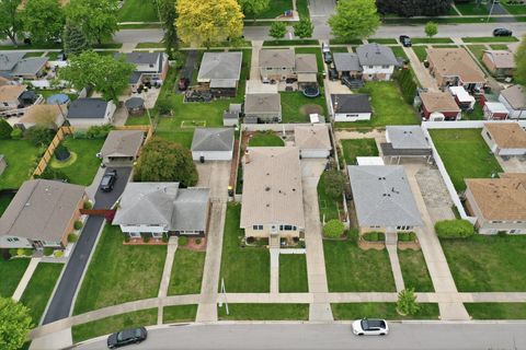 Tiny photo for 10352 Leslie Lane, Chicago Ridge, IL 60415 (MLS # 12638621)