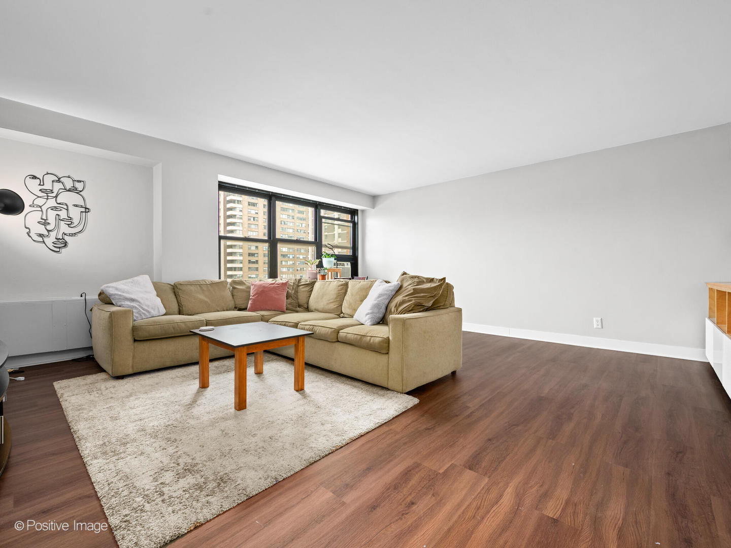 6118 N Sheridan Road 1003