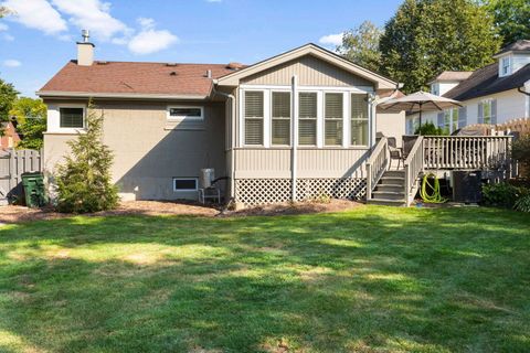 Tiny photo for 640 S Grove Avenue, Barrington, IL 60010 (MLS # 12490484)