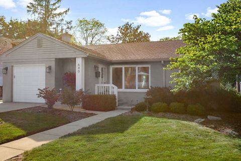 Tiny photo for 640 S Grove Avenue, Barrington, IL 60010 (MLS # 12490484)