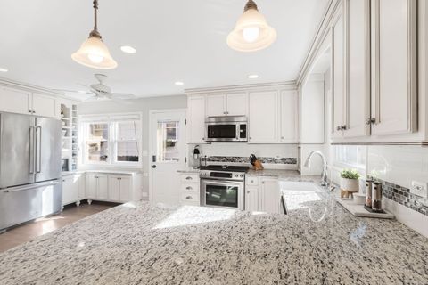 Tiny photo for 640 S Grove Avenue, Barrington, IL 60010 (MLS # 12490484)