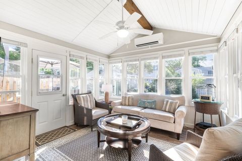 Tiny photo for 640 S Grove Avenue, Barrington, IL 60010 (MLS # 12490484)