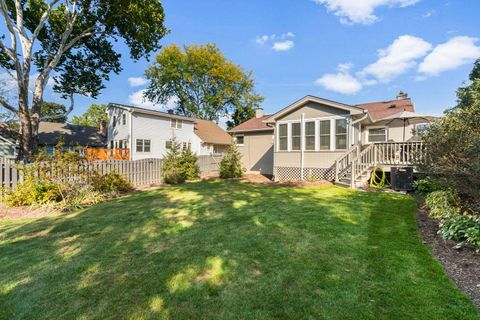 Tiny photo for 640 S Grove Avenue, Barrington, IL 60010 (MLS # 12490484)
