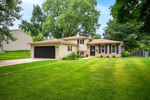 Tiny photo for 1970 Nottingham Lane, Wheaton, IL 60189 (MLS # 12671882)