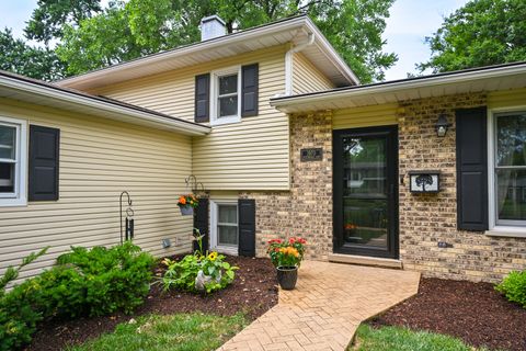 Tiny photo for 1970 Nottingham Lane, Wheaton, IL 60189 (MLS # 12671882)