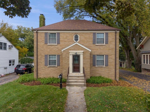 Tiny photo for 611 E Illinois Street, Wheaton, IL 60187 (MLS # 12781743)