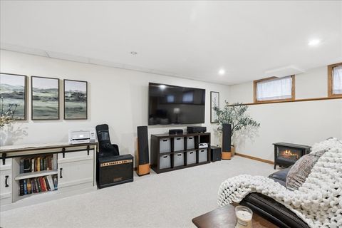 Tiny photo for 306 Lorraine Drive, Crystal Lake, IL 60012 (MLS # 12582534)