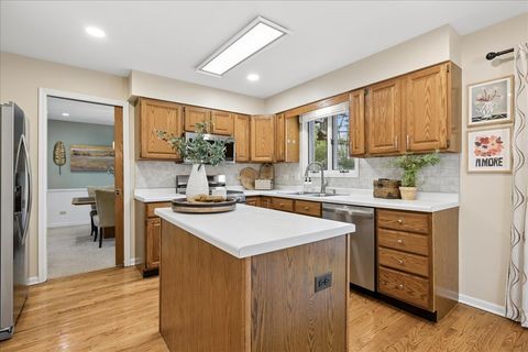 Tiny photo for 306 Lorraine Drive, Crystal Lake, IL 60012 (MLS # 12582534)