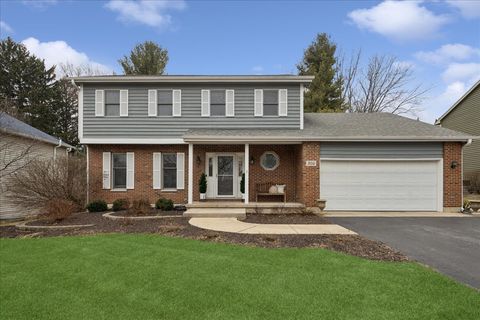 Photo of 306 Lorraine Drive, Crystal Lake, IL 60012 (MLS # 12582534)