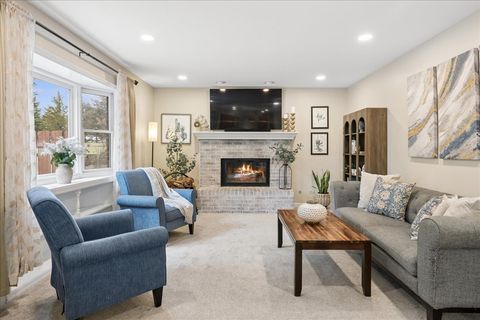 Tiny photo for 306 Lorraine Drive, Crystal Lake, IL 60012 (MLS # 12582534)