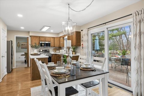 Tiny photo for 306 Lorraine Drive, Crystal Lake, IL 60012 (MLS # 12582534)