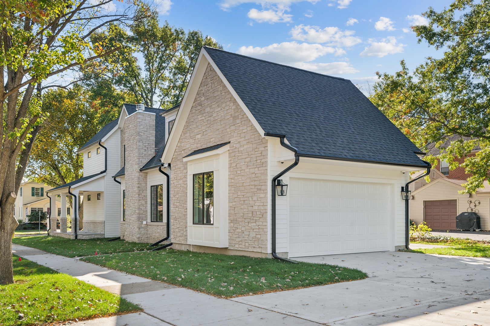 1540 Carol Court