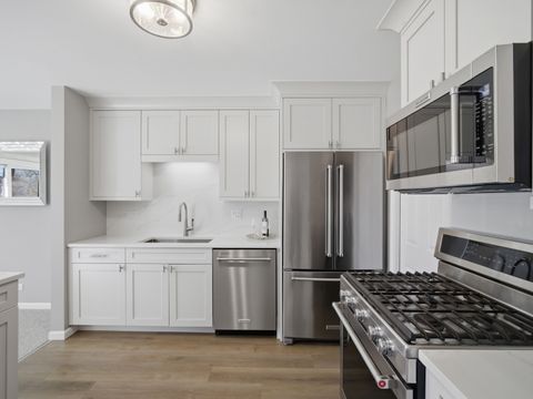 Tiny photo for 549 Williamsburg Court #B2, Wheeling, IL 60090 (MLS # 12606494)
