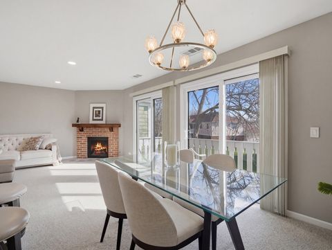 Tiny photo for 549 Williamsburg Court #B2, Wheeling, IL 60090 (MLS # 12606494)