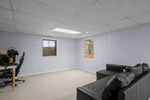 Tiny photo for 815 E Hintz Road, Arlington Heights, IL 60004 (MLS # 12705967)