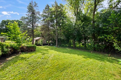 Tiny photo for 815 E Hintz Road, Arlington Heights, IL 60004 (MLS # 12705967)