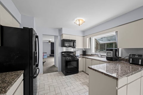 Tiny photo for 815 E Hintz Road, Arlington Heights, IL 60004 (MLS # 12705967)