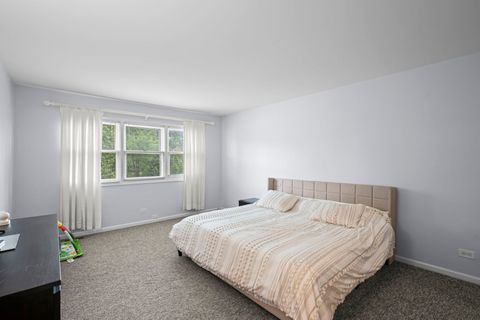 Tiny photo for 815 E Hintz Road, Arlington Heights, IL 60004 (MLS # 12705967)