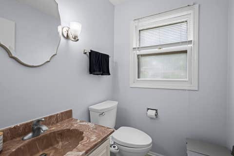 Tiny photo for 815 E Hintz Road, Arlington Heights, IL 60004 (MLS # 12705967)