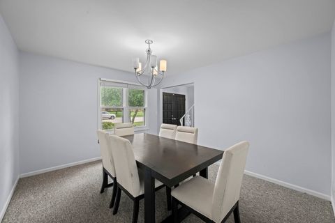 Tiny photo for 815 E Hintz Road, Arlington Heights, IL 60004 (MLS # 12705967)