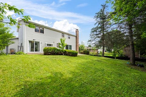 Tiny photo for 815 E Hintz Road, Arlington Heights, IL 60004 (MLS # 12705967)