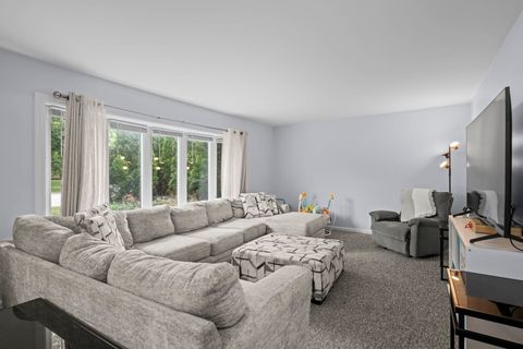 Tiny photo for 815 E Hintz Road, Arlington Heights, IL 60004 (MLS # 12705967)