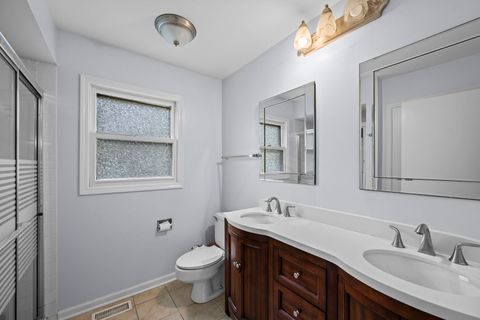 Tiny photo for 815 E Hintz Road, Arlington Heights, IL 60004 (MLS # 12705967)