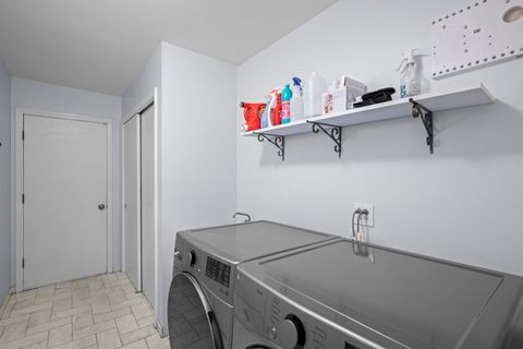 Tiny photo for 815 E Hintz Road, Arlington Heights, IL 60004 (MLS # 12705967)