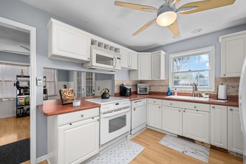 Tiny photo for 3509 fawn Lane, Bettendorf, IA 52722 (MLS # 12632071)