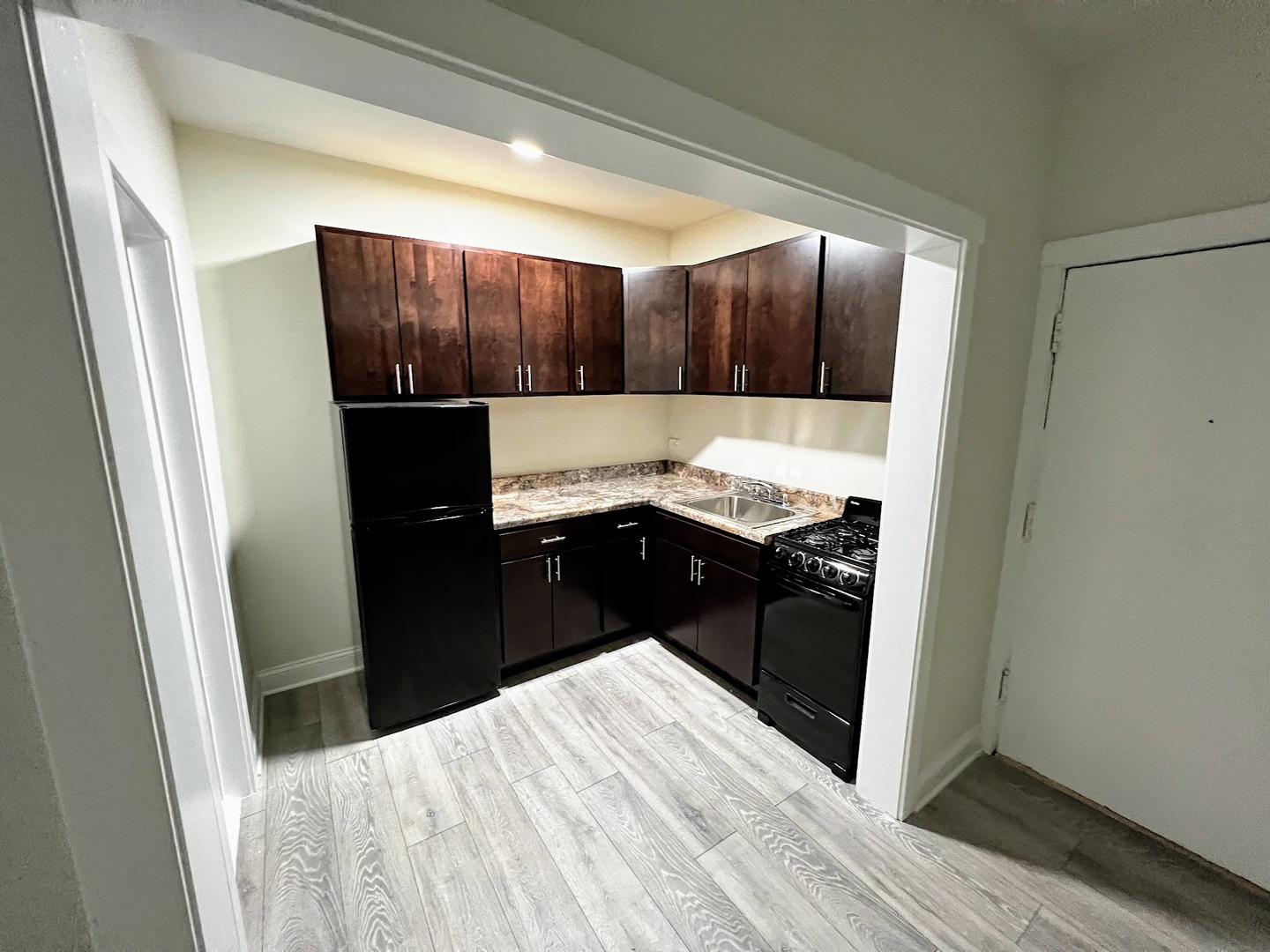 839 W Sheridan Road 425