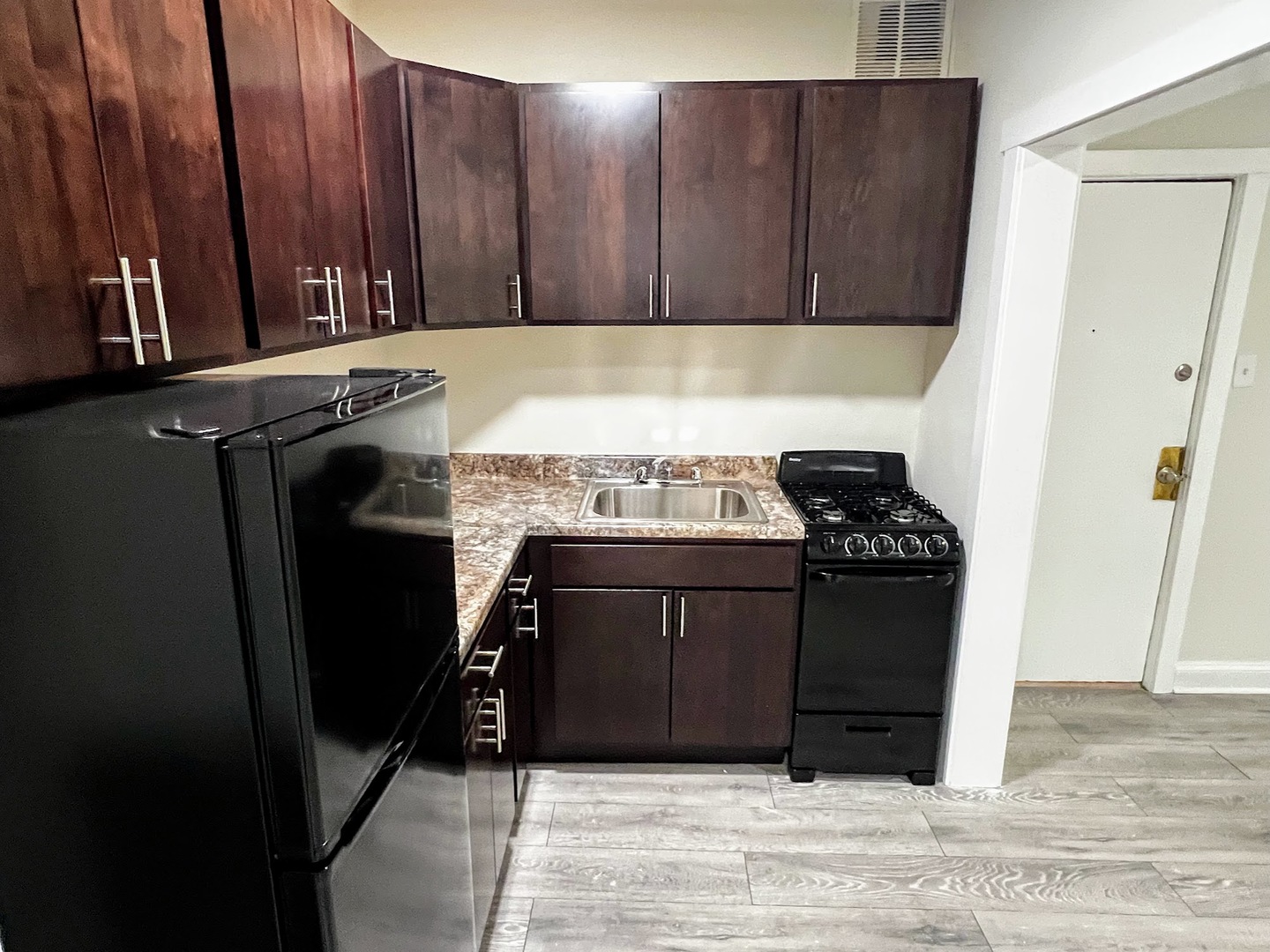 839 W Sheridan Road 425