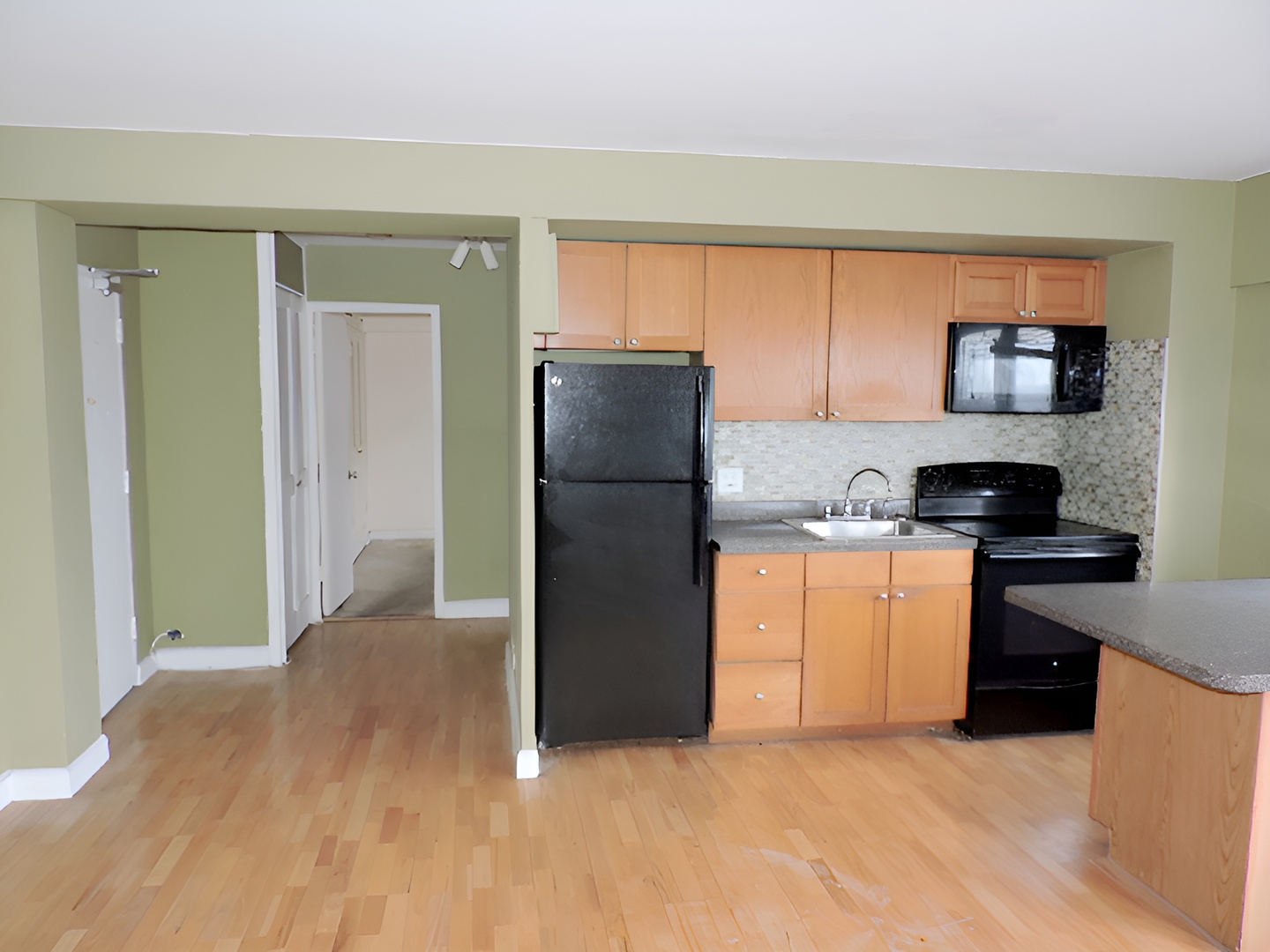 4960 N Marine Drive 1412