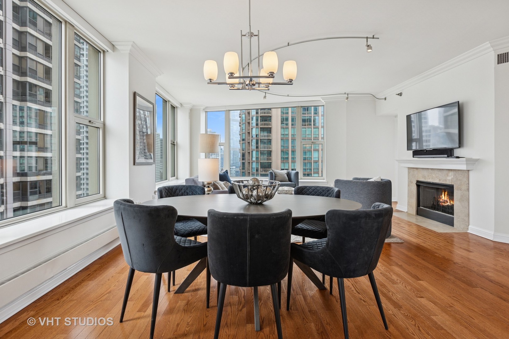 25 E SUPERIOR Street 3004