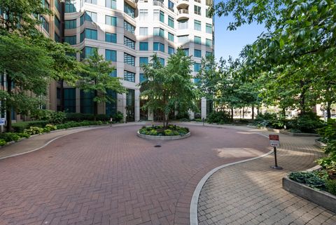 Tiny photo for 400 N LaSalle Drive #1009, Chicago, IL 60654 (MLS # 12471164)