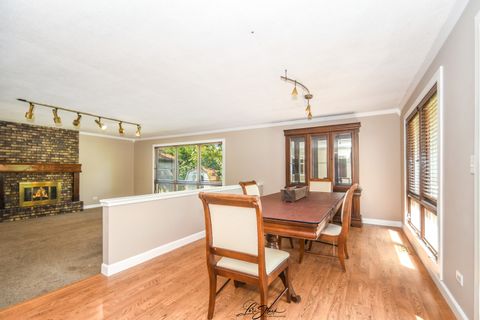 Tiny photo for 959 Ridge Avenue, Elk Grove Village, IL 60007 (MLS # 12477028)