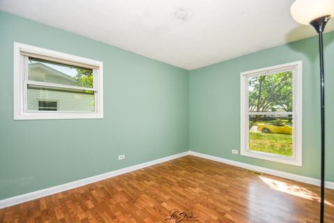 Tiny photo for 959 Ridge Avenue, Elk Grove Village, IL 60007 (MLS # 12477028)