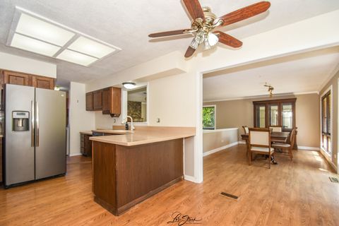 Tiny photo for 959 Ridge Avenue, Elk Grove Village, IL 60007 (MLS # 12477028)