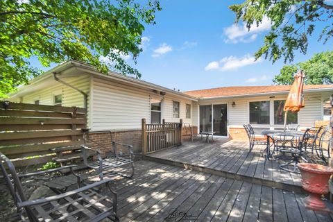 Tiny photo for 959 Ridge Avenue, Elk Grove Village, IL 60007 (MLS # 12477028)