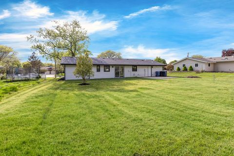 Tiny photo for 135 S Walnut Lane, Schaumburg, IL 60193 (MLS # 12637912)