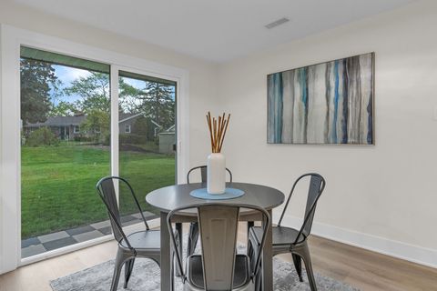 Tiny photo for 135 S Walnut Lane, Schaumburg, IL 60193 (MLS # 12637912)