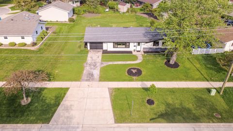 Tiny photo for 135 S Walnut Lane, Schaumburg, IL 60193 (MLS # 12637912)